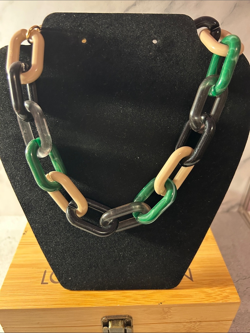 Source Unknown Green, Black & Cream Link Necklace